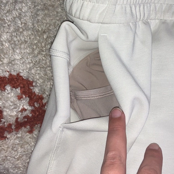 NWT- Lululemon- HR Softstream Pant- Sz 14- Bone 🦴 - Picture 13 of 16